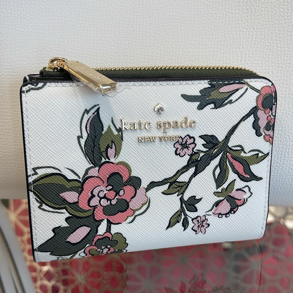 Kate Spade Madison Floral Small L Zip Wallet
forest blooms printed meringue mult - Picture 5 of 16